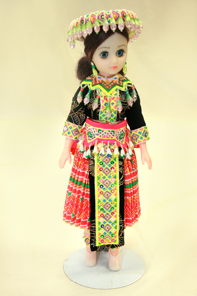 Hmong Embroidery | Hmong Attire